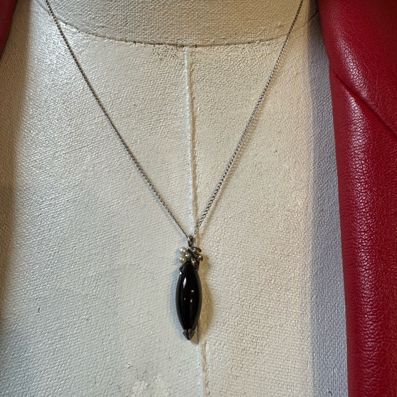 PRICE FIRM Vintage Elegant Silver & Black Onyx Pendant Necklace - Picture 7 of 7